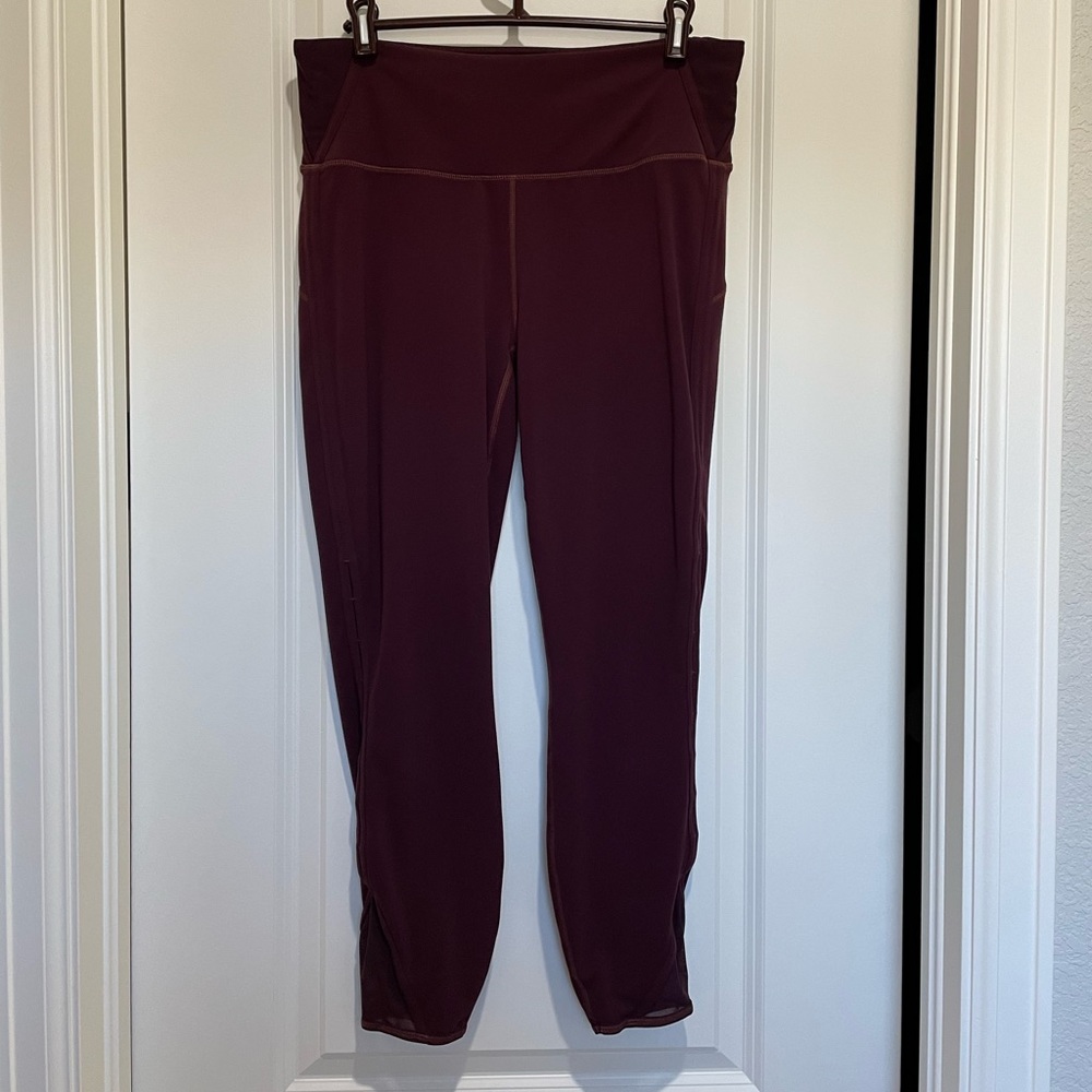 Athleta Leggings scallop sides L